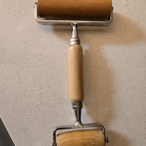 Pampered Chef Dual Roller with Wooden Handle